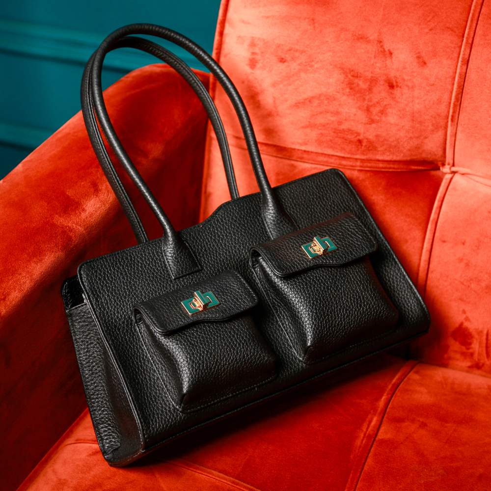 The Has - Pauline 32' in Soft Floater Black
